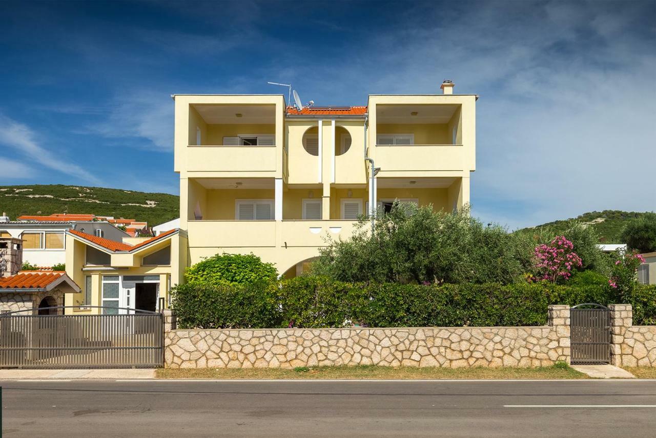 Apartmani Vrtlici Zdenka Stara Novalja Exterior photo