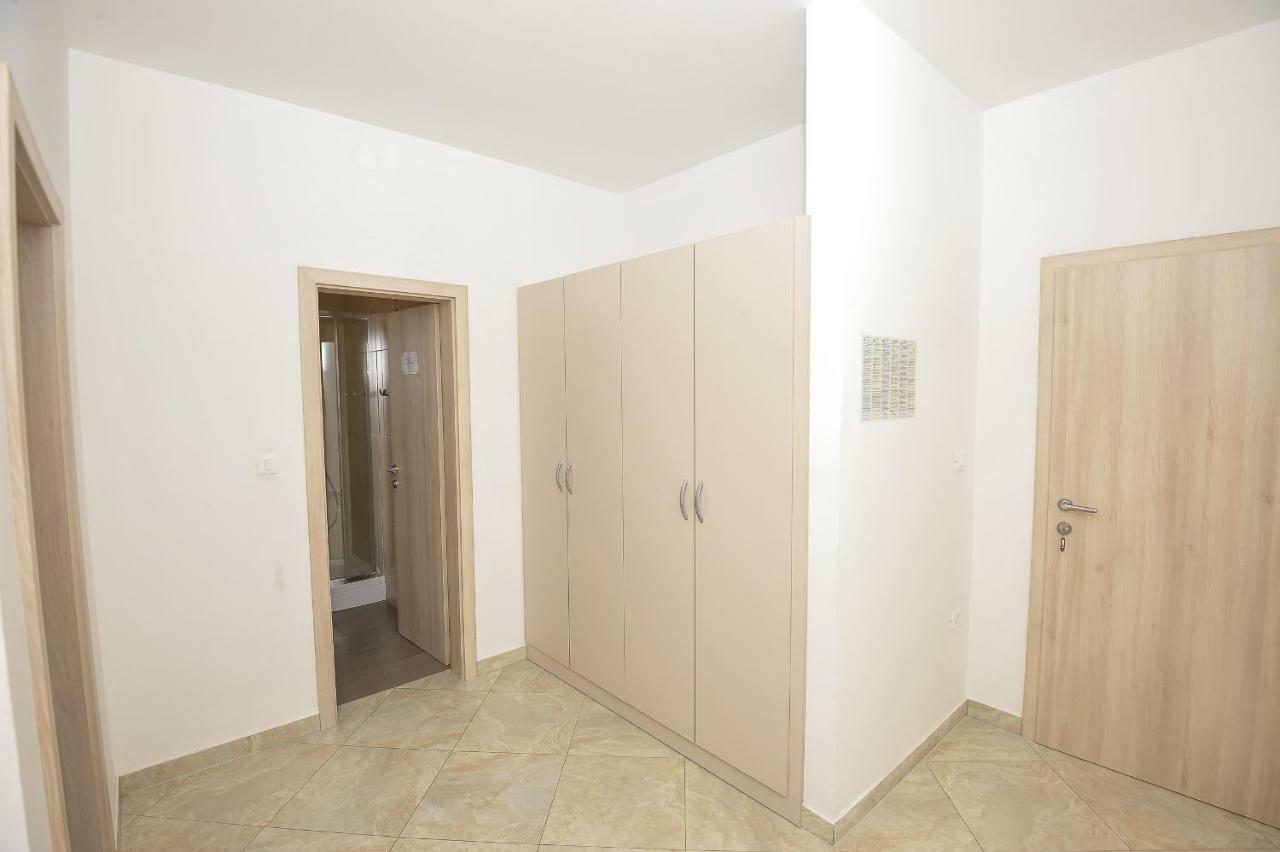 Apartmani Vrtlici Zdenka Stara Novalja Exterior photo