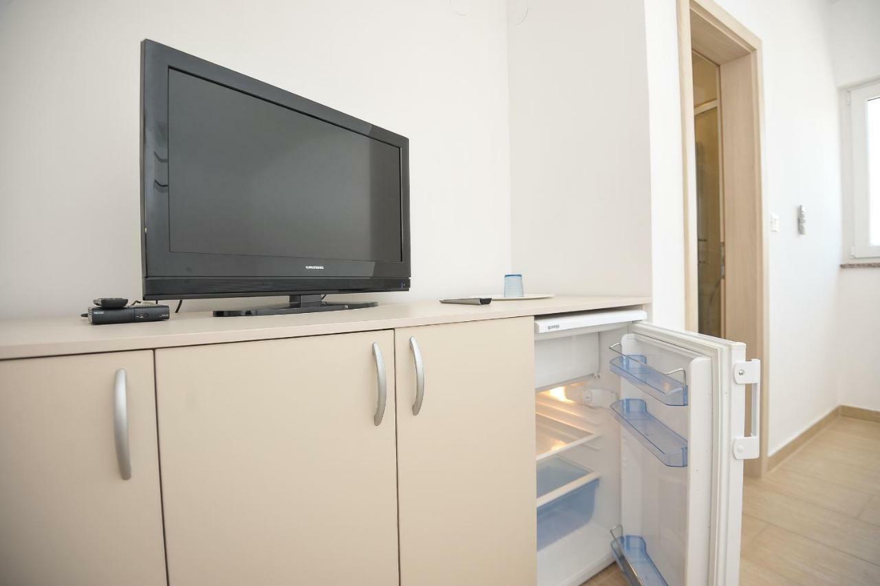 Apartmani Vrtlici Zdenka Stara Novalja Exterior photo