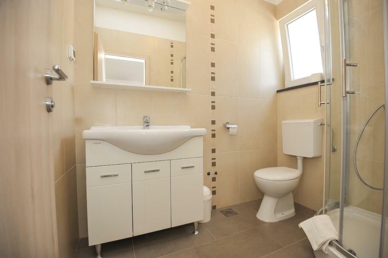 Apartmani Vrtlici Zdenka Stara Novalja Exterior photo