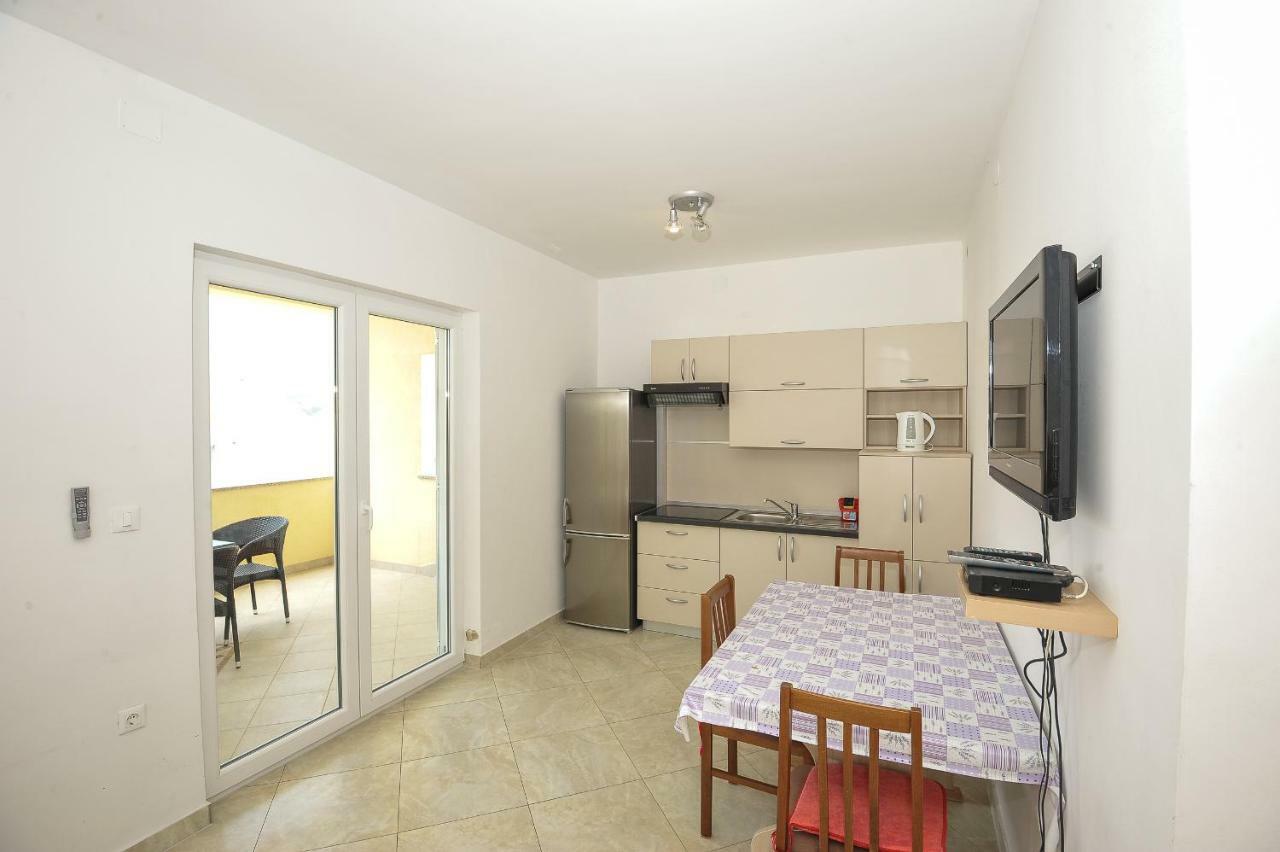 Apartmani Vrtlici Zdenka Stara Novalja Exterior photo