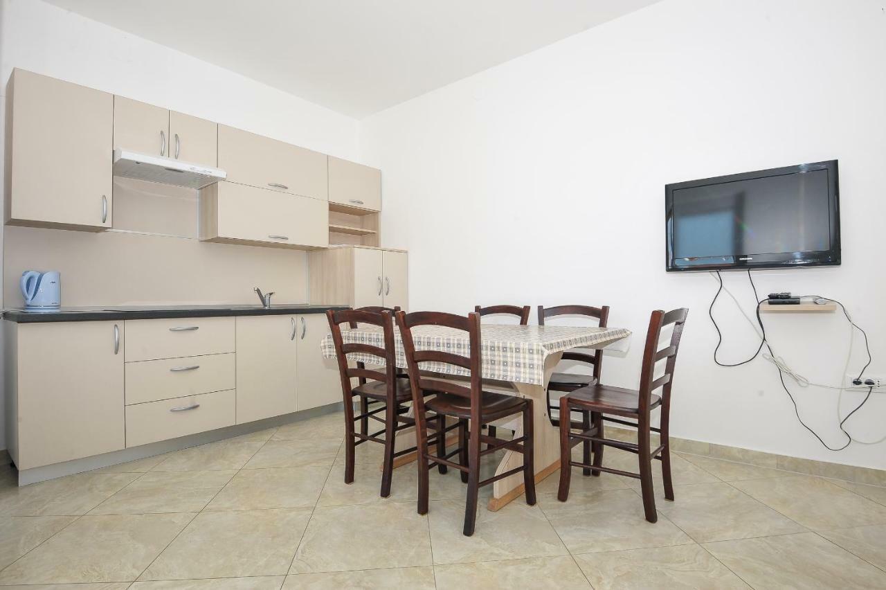 Apartmani Vrtlici Zdenka Stara Novalja Exterior photo