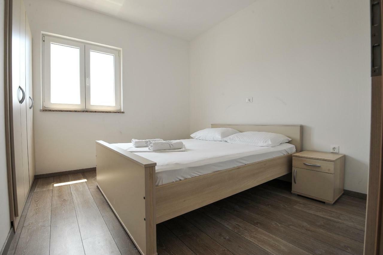 Apartmani Vrtlici Zdenka Stara Novalja Exterior photo