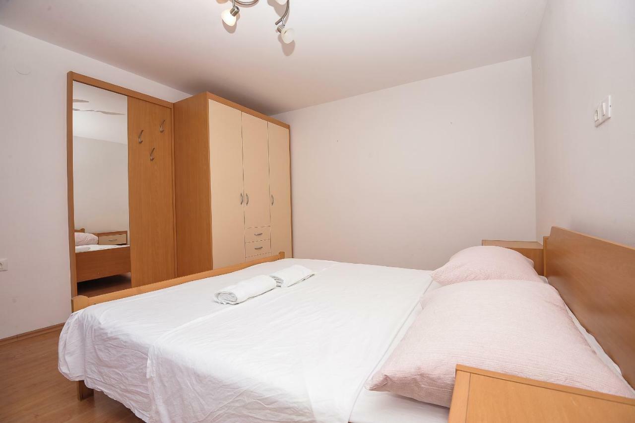 Apartmani Vrtlici Zdenka Stara Novalja Exterior photo