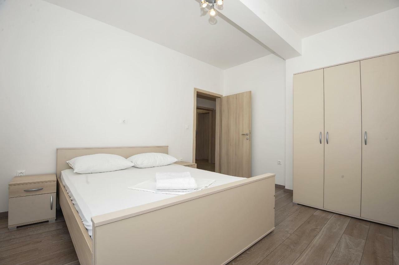 Apartmani Vrtlici Zdenka Stara Novalja Exterior photo