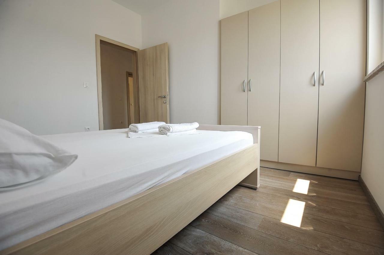 Apartmani Vrtlici Zdenka Stara Novalja Exterior photo